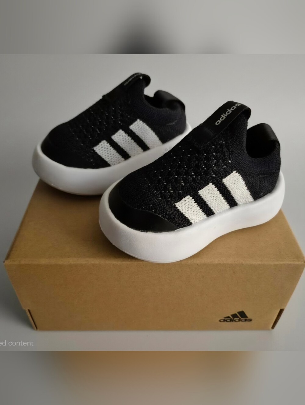Adidas Black and White BUBBLE COMFY Slip-On TODDLER Sneakers SIZE 4K